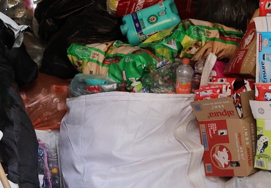 Convierten cajas de leche en aula sustentable en Pachuca | Foto: Josué Ortiz