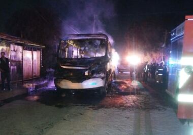 Sujetos incendian autobús en Tizayuca durante la madrugada