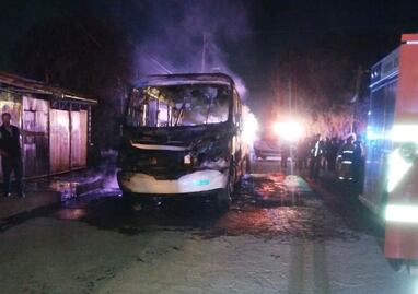 Sujetos incendian autobús en Tizayuca durante la madrugada