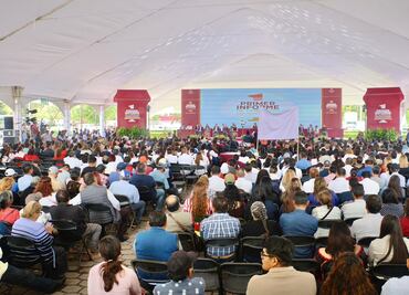 En medio de manifestaciones por seguridad y obra Cristhian Martínez presenta informe