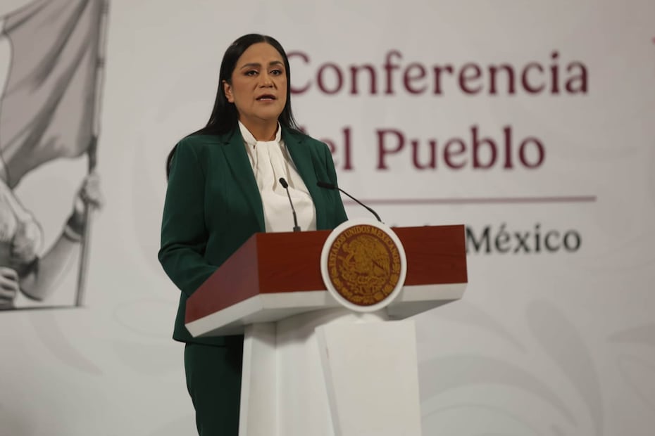 La presidenta Claudia Sheinbaum durante su conferencia matutina desde Palacio Nacional. La acompañan: Ariadna Montiel, secretaria de Bienestar. Foto: Agencia EL UNIVERSAL/Francisco Rodríguez/RDB.