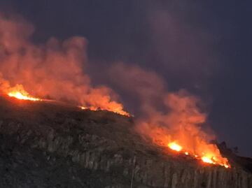 Incendio en cerro de Huapalcalco alarma a la población