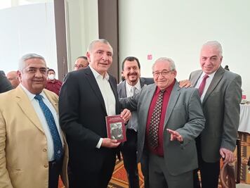 Todos nos quedamos en Morena, Marcelo también lo debe hacer: RBG