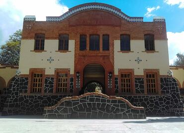 Alumnos de El Mexe toman autobuses; suspenden servicio en el Valle del Mezquital