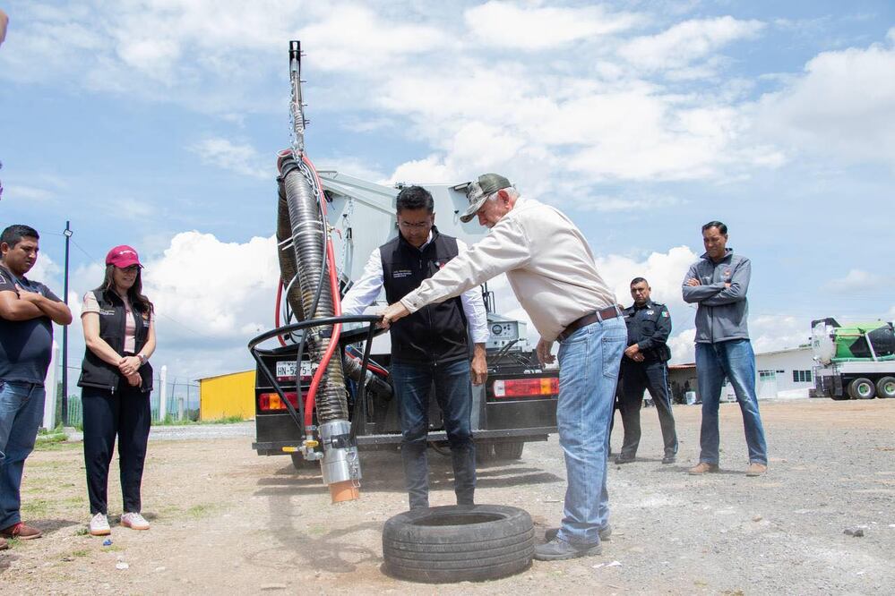 El 2 de julio iniciaron con la prueba física en las colonias, y posteriormente arrancarán el programa de bacheo permanente | Facebook: Lalo Medecigo