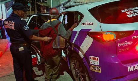 Vecinos y policías devuelven a casa a adulto mayor extraviado en Unión Popular