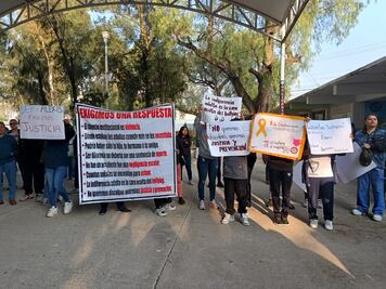 Protestan en secundaria de Pachuca tras muerte de estudiante; exigen justicia y atención al bullying