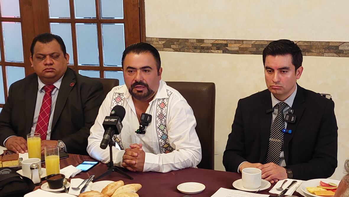 Conferencia de prensa  de Amado Pérez ñ, alcalde Zacualtipán

Foto: Lorena Rosas