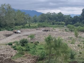 Por saqueo de material pétreo agoniza Río Garcés