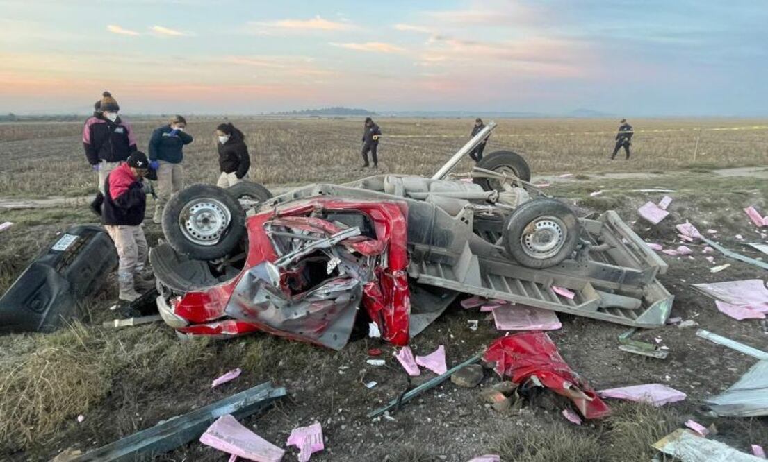 Una persona sin vida tras volcar camioneta en Villa de Tezontepec 
Foto: especial