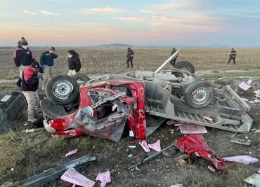 Una persona sin vida tras volcar camioneta en Villa de Tezontepec