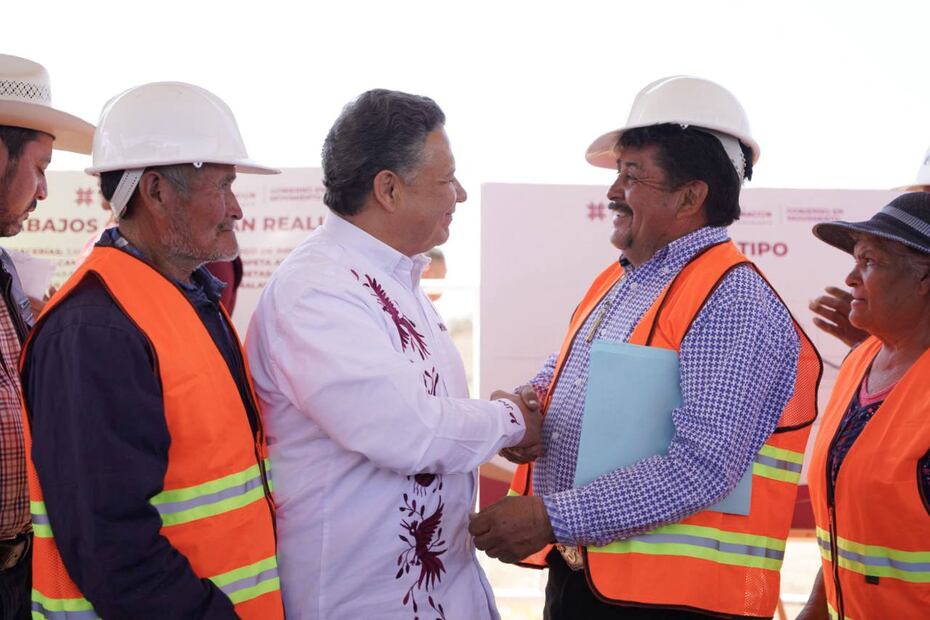 Supervisan obras en Singuilucan | Twitter: 
Julio Menchaca