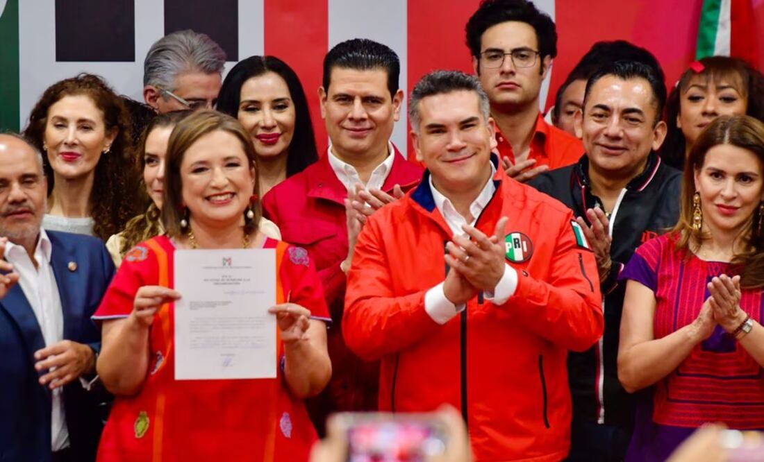 Priistas arropan a Xóchitl Gálvez en su registro como precandidata a la Presidencia | Foto: PRI