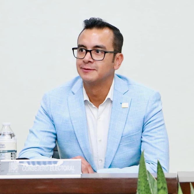 Facebook: Dr. Alfredo Alcalá Montaño