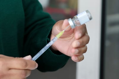 Farmacias de Pachuca desconocen distribución de vacuna anticovid