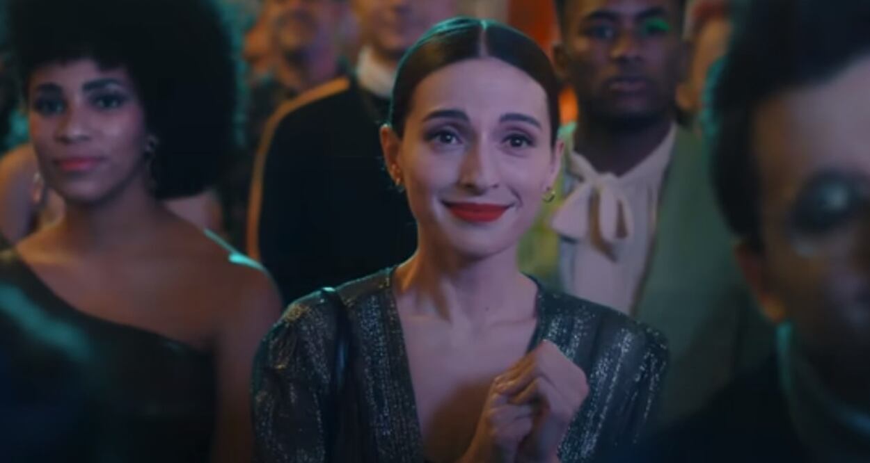 La película con duración de una hora con 51 minutos nos cuenta la historia de Maca, quien trabaja para una ‘influencer’, estando cerca de los 30 años, la hunde más, ya que se enfrenta a una mujer obsesionada con Instagram. Foto: Netflix