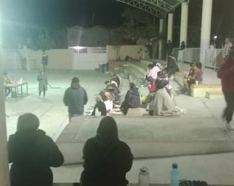 Prevalece el conflicto en la escuela en Ixmiquilpan; docentes siguen retenidos