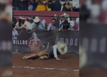 Jinete resulta lesionado en evento de charrería en Pachuca tras caída en el "paso de la muerte"