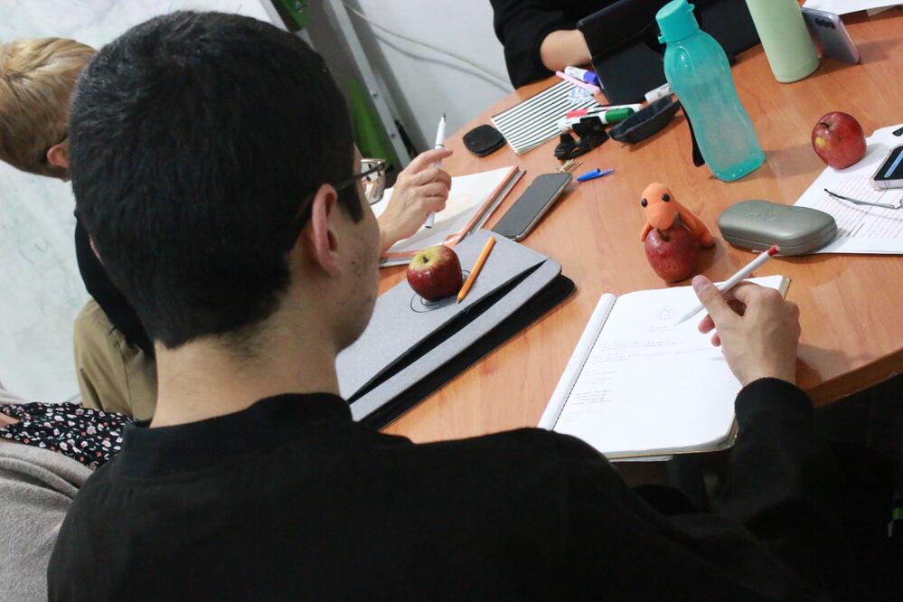 La actividad tiene por objetivo explorar algunas de las formas en las que se ha hablado de las violencias en la poesía en México | Foto: Especial