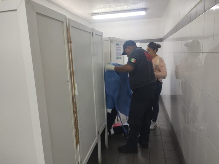 En central de microbuses de Tula, mujer da a luz 