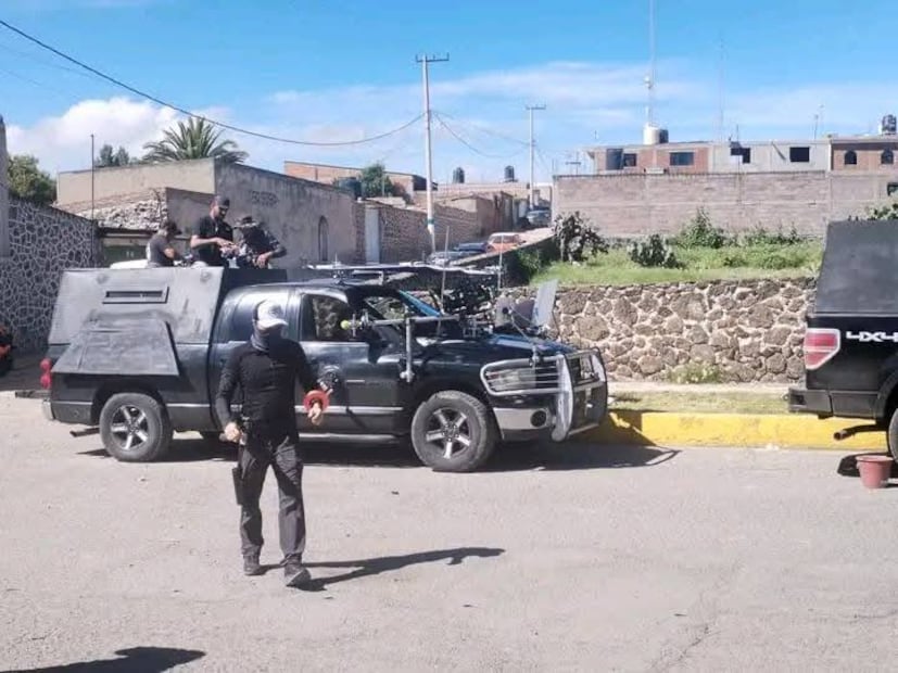 Narco vehículos blindados tipo “monstruo” tomaron por sorpresa a algunos ciudadanos despistados que pensaron que se armaría una balacera en las calles de los municipios de Temascalapa y Tizayuca I Foto: Especial