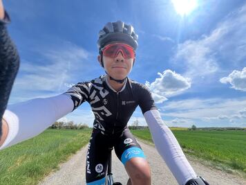 El ciclista hidalguense Manuel Sebastián Paredes se prepara en Europa 