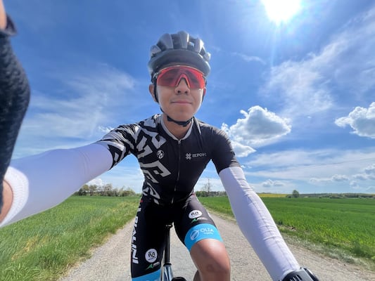 El ciclista hidalguense Manuel Sebastián Paredes se prepara en Europa 