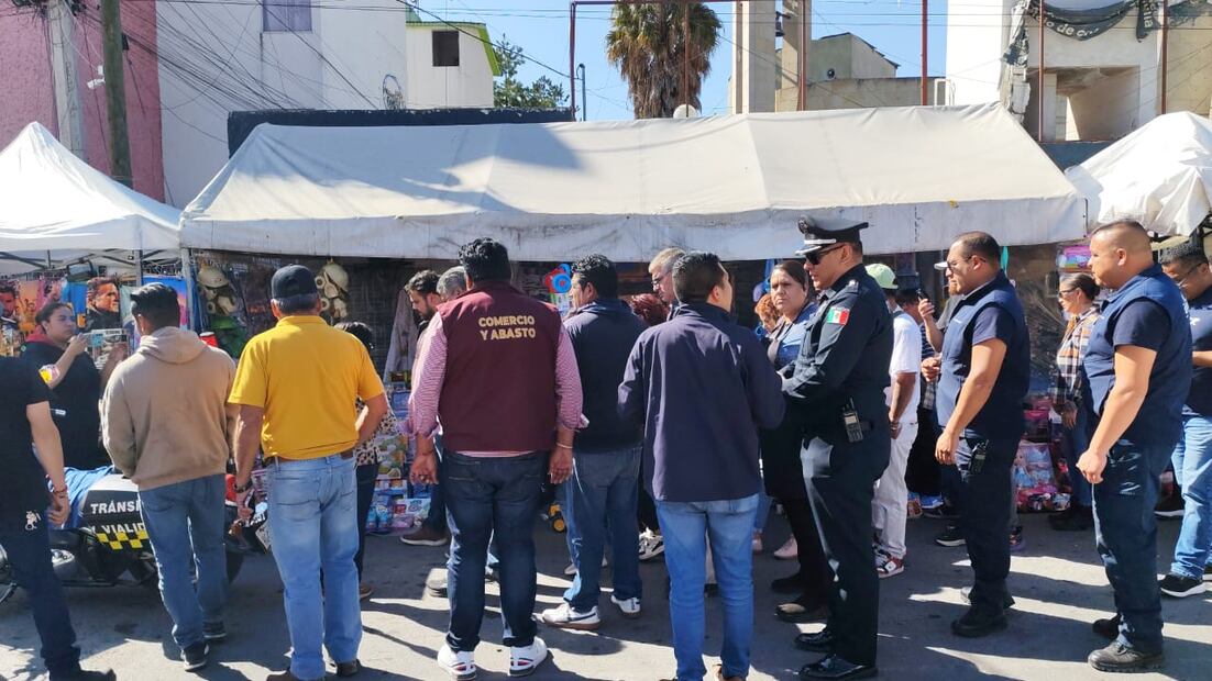 Refuerzan vigilancia en tianguis de El Palmar ante conflicto entre comerciantes | Foto: Miriam Aviles