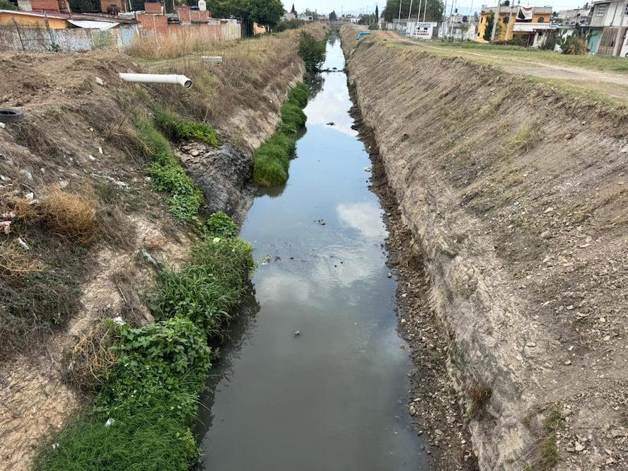 Vecinos de la zona aseguran que las descargas y emisiones contaminantes se han mantenido por más de dos décadas en áreas cercanas al Parque Industrial de Tizayuca | Foto: Javier Quezada