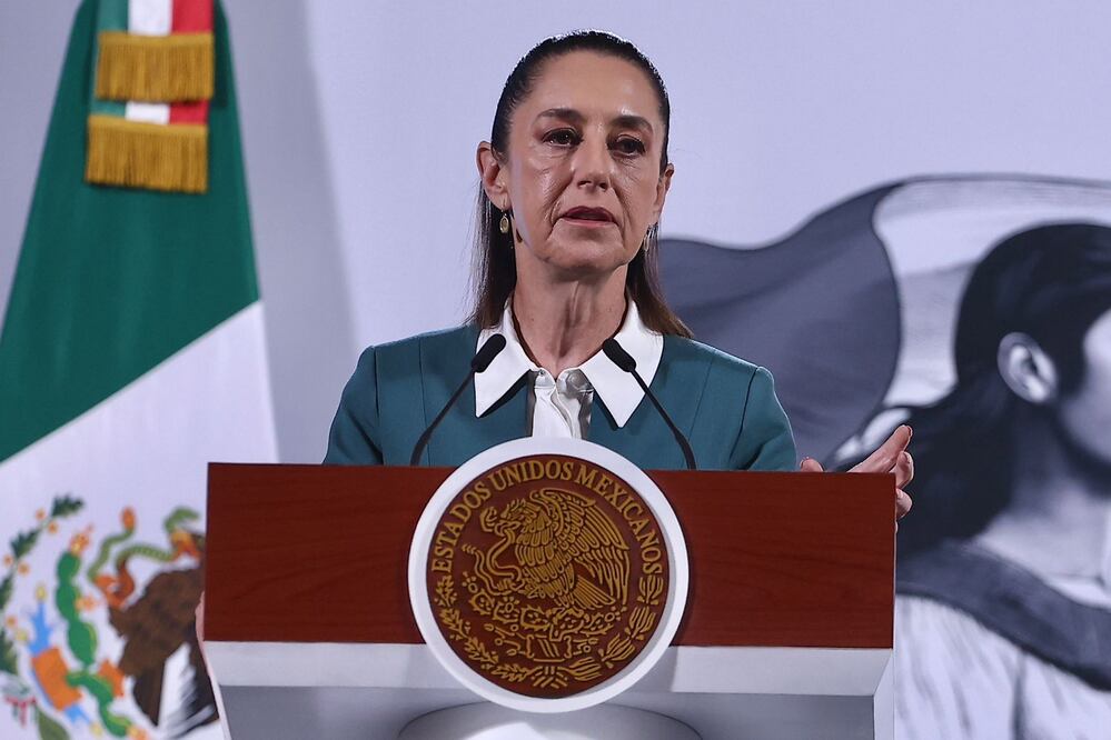 La presidenta de México, Claudia Sheinbaum, en su conferencia de este lunes 20 de enero de 2025 en Palacio Nacional. Asiste: Juan Ramón de la Fuente, secretario de Relaciones Exteriores. Foto: Agencia EL UNIVERSAL/Berenice Fregoso/LCG.