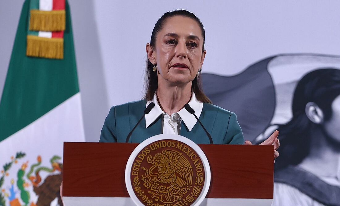 La presidenta de México, Claudia Sheinbaum, en su conferencia de este lunes 20 de enero de 2025 en Palacio Nacional. Asiste: Juan Ramón de la Fuente, secretario de Relaciones Exteriores. Foto: Agencia EL UNIVERSAL/Berenice Fregoso/LCG.