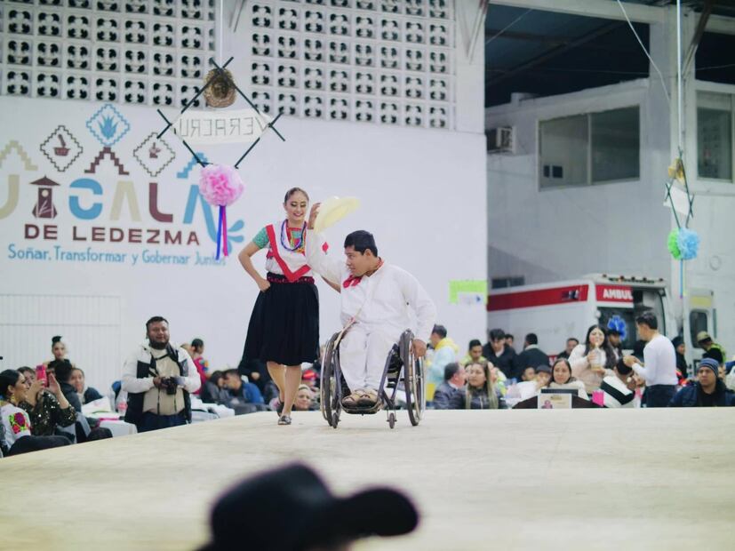 Pareja rompe límites y brilla en Concurso Nacional de Huapango en Jacala | Foto: Especial