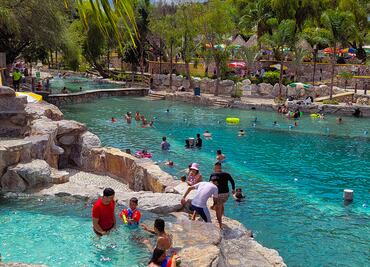 Turista es hospitalizado tras accidente en parque acuático de Ixmiquilpan