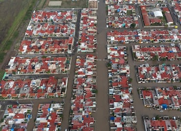 Más de 300 viviendas afectadas por inundación en Los Tuzos, Mineral de la Reforma