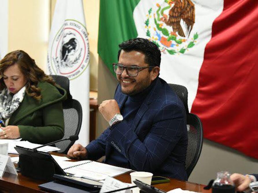 El 11 de noviembre comerciantes de Tulancingo se manifestaron en el Congreso para intento de aumento excesivo en las tarifas para 2026 | Facebook: Miguel Moreno