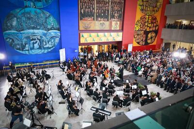 La OSEH brilla en el Congreso de la Unión con un concierto de gala