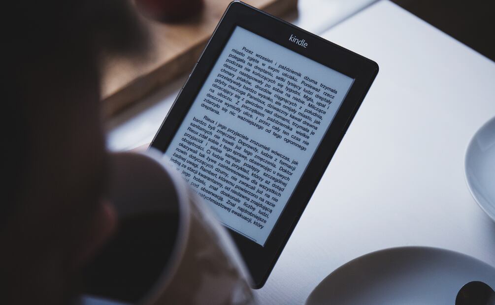 ¿Dónde puedes conseguir libros electrónicos gratis para tu Kindle? | Foto: Pexels