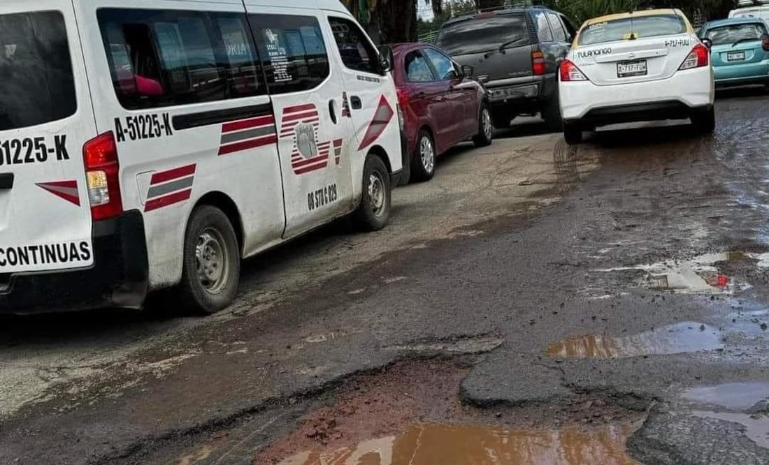 El edil afirmó que el bacheo podría realizarse en la parte alta de la ciudad y colonias aledañas, así como la carretera Huapalcalco -Tulancingo, además del camino rural a Huajomulco con intervención de maquinaria en rutas alternativas para salidas (frente a cauces).