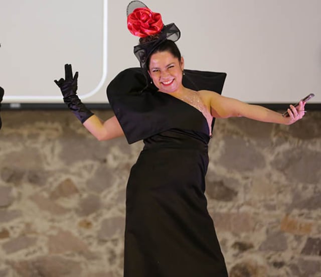 UAEH revive la ópera “El Teléfono” con una puesta fresca que cuestiona la vida digital