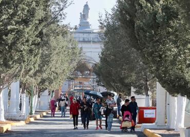 Prevén 25 mil visitantes al panteón por Día de Muertos