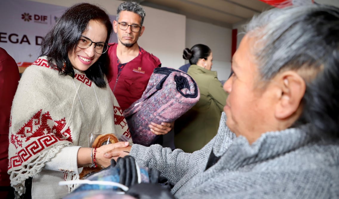 Entregan cobijas y credenciales para personas con discapacidad en Acaxochitlán | Facebook: Dif Hidalgo