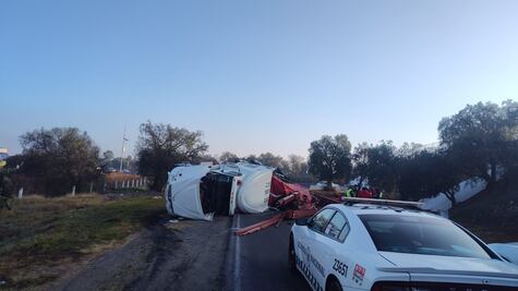 Doble volcadura colapsa la autopista México–Pachuca