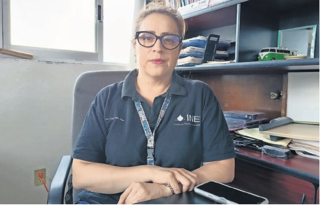 Sofy Guillén Vargas, vocal de Organización Electoral, dio a conocer que una vez recibido el material se procede a verificar Foto: Grisel Lira