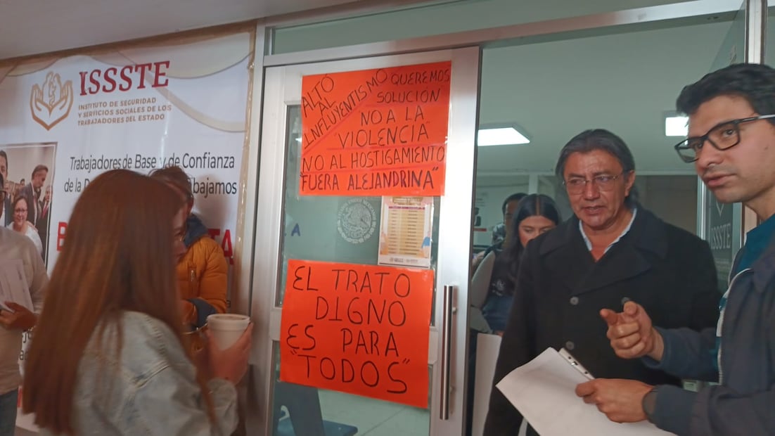 Trabajadores del ISSSTE en Hidalgo intensifican protesta y exigen destitución de subdelegada | Foto: Lourdes Naranjo