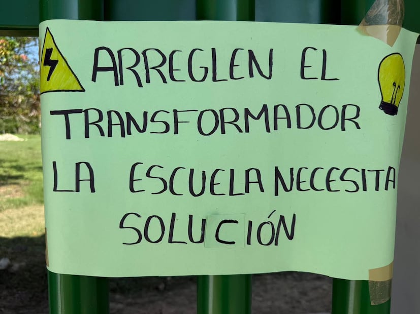 Protestan por falta de luz en plantel del Cobaeh en Huautla | Foto: especial