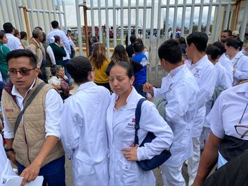 Más de 300 trabajadores de la salud de Hidalgo buscan regularización 