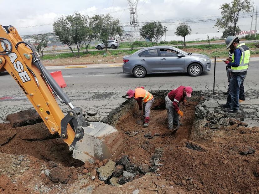 Reparan asentamiento en bulevar Felipe Ángeles tras filtración en tubería de concreto | Foto: SIPDUS