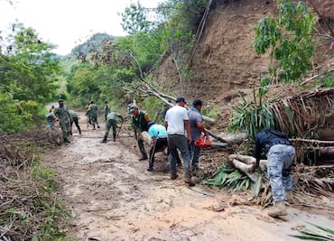 Sin apoyo tras el paso de la tormenta tropical Chris, en el municipio de Xochiatipan