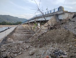 Habilitan acceso provisional en Xochiatipan tras daños por el huracán Priscila