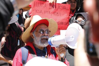 "Somos nómadas, no tenemos un lugar para trabajar", denuncia profesor